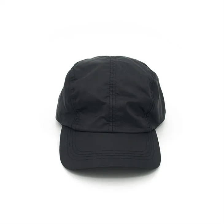 Czarne czapki poliestrowe