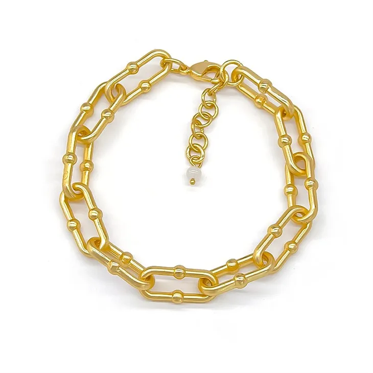 Bransoletka ze złotego spinacza