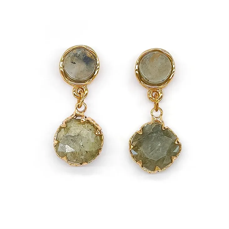 Marmurowy zielony kolczyk w kształcie kropli