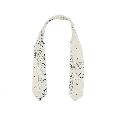 Chusty z płynnego poliestru